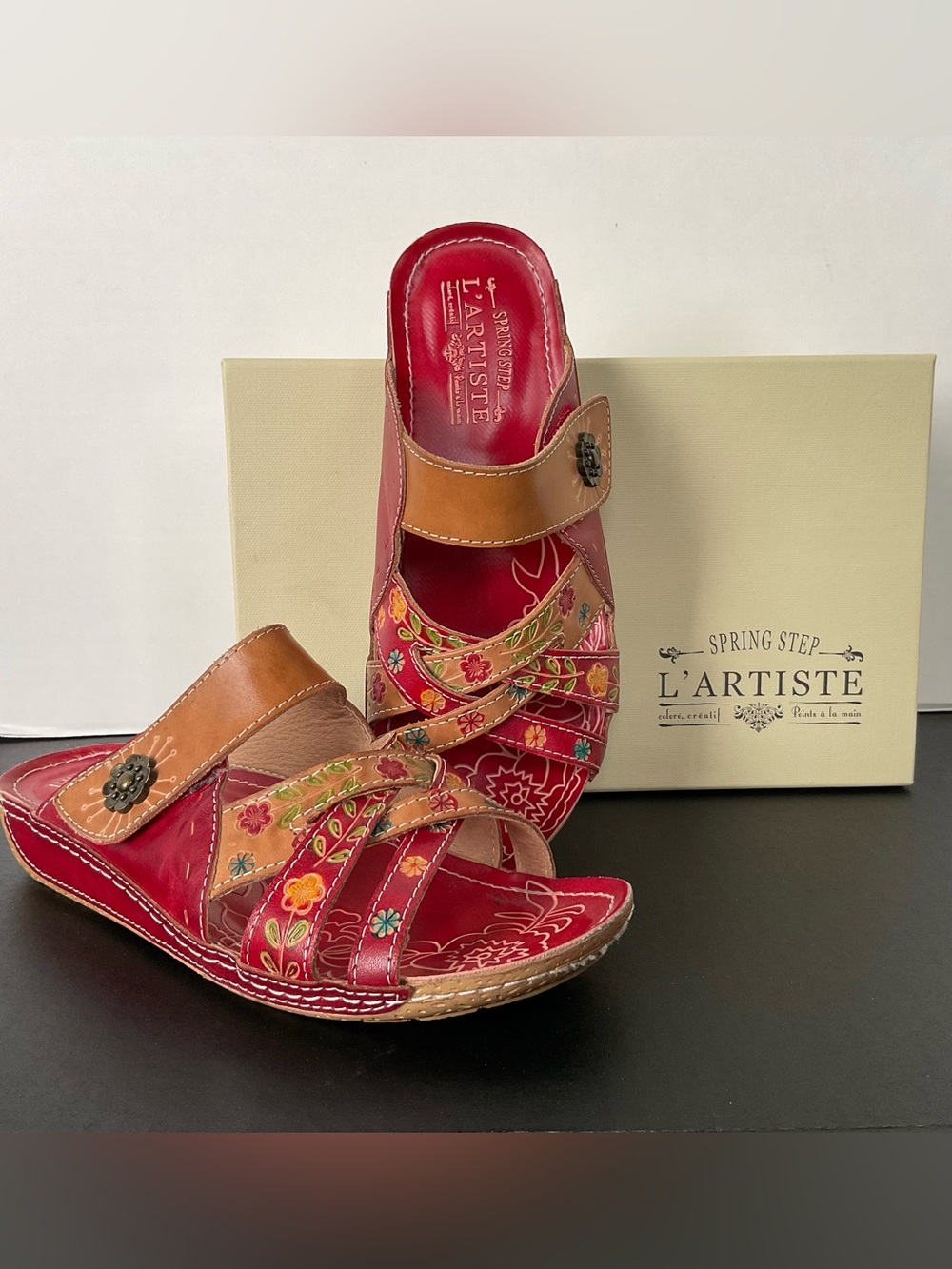 L'ATISTE LEIGH  Red Floral Leather Slide Sandals with Tan Strap Size 39